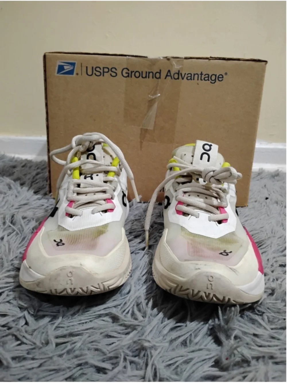 On Cloud The Roger Pro 2 Women's Size 7.5 White Pink Athletic Shoes